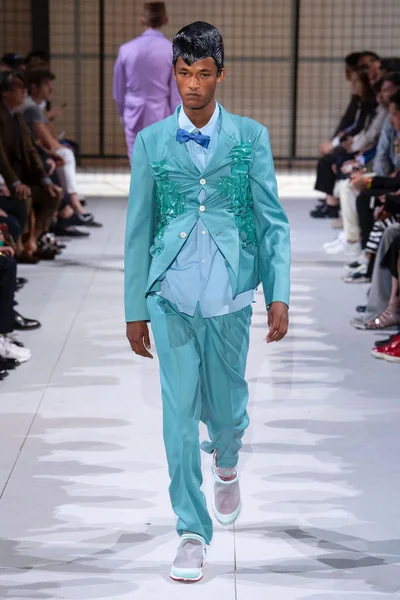Look 17